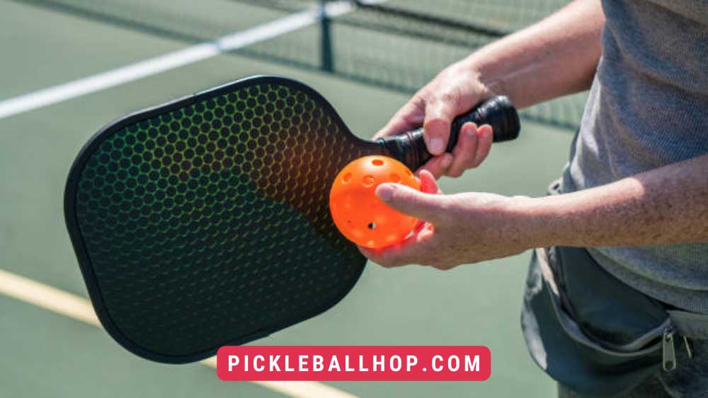 How to determine pickleball paddle grip size